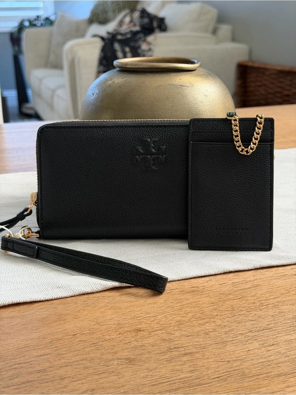 New Tory Burch Thea continental wallet with cardholder / wristlet in black color